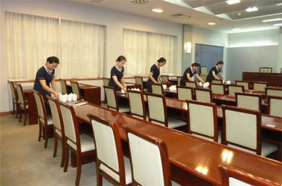 會(huì)務(wù)服務(wù)接待的公關(guān)禮儀要求 專業(yè)、細(xì)致與溫度